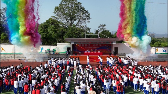 常德新德才職業(yè)學校2025年校園男子籃球賽盛大開幕激情點燃青春賽場